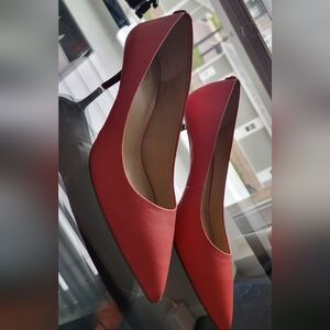 Michael Kors Women's Coral Pointed-toe Kitten Heel Pumps